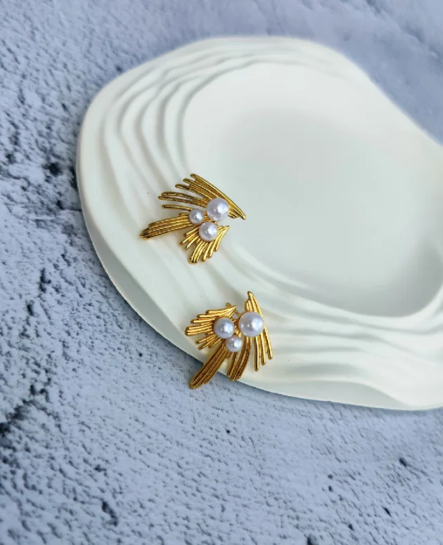 gold-plated-daily-wear-earrings